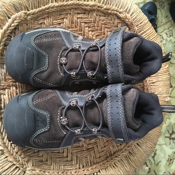 sperry hiking shoes